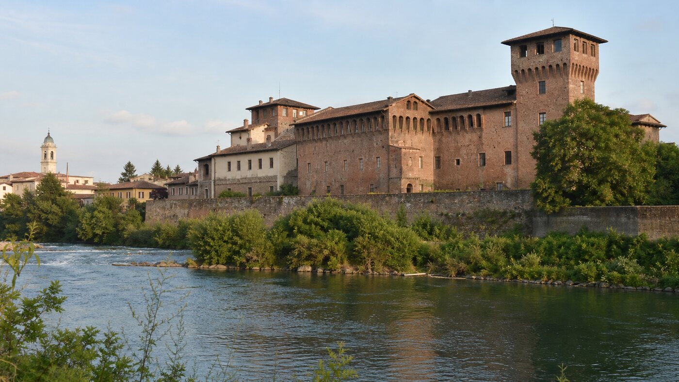 Veduta del Castello Visconteo sul fiume Adda a Cassano d’Adda