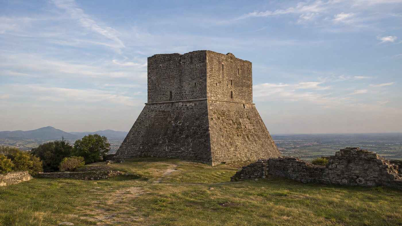 Veduta del Mastio Federiciano sul Colle della Rocca a Monselice