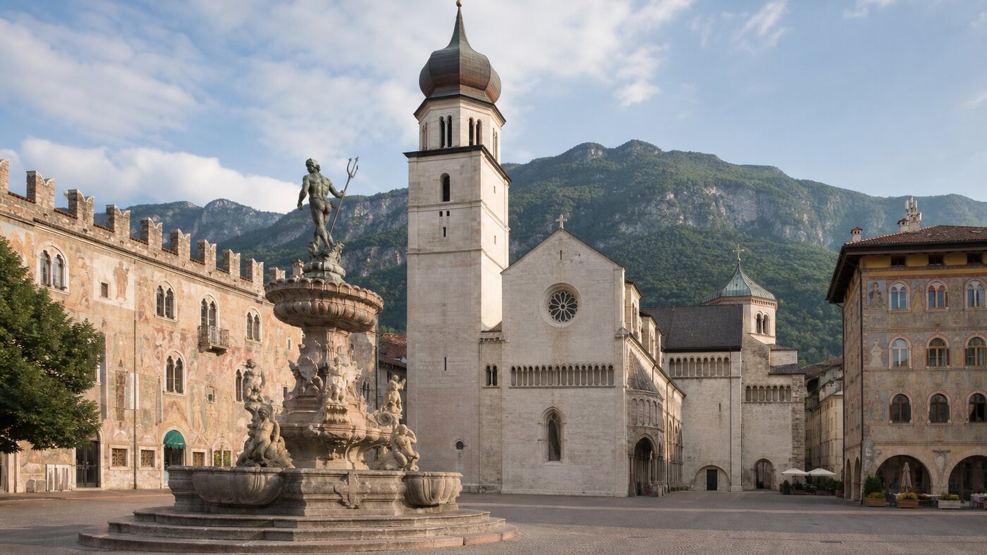 Veduta di Piazza Duomo con la Fontana del Nettuno e la Cattedrale di Trento